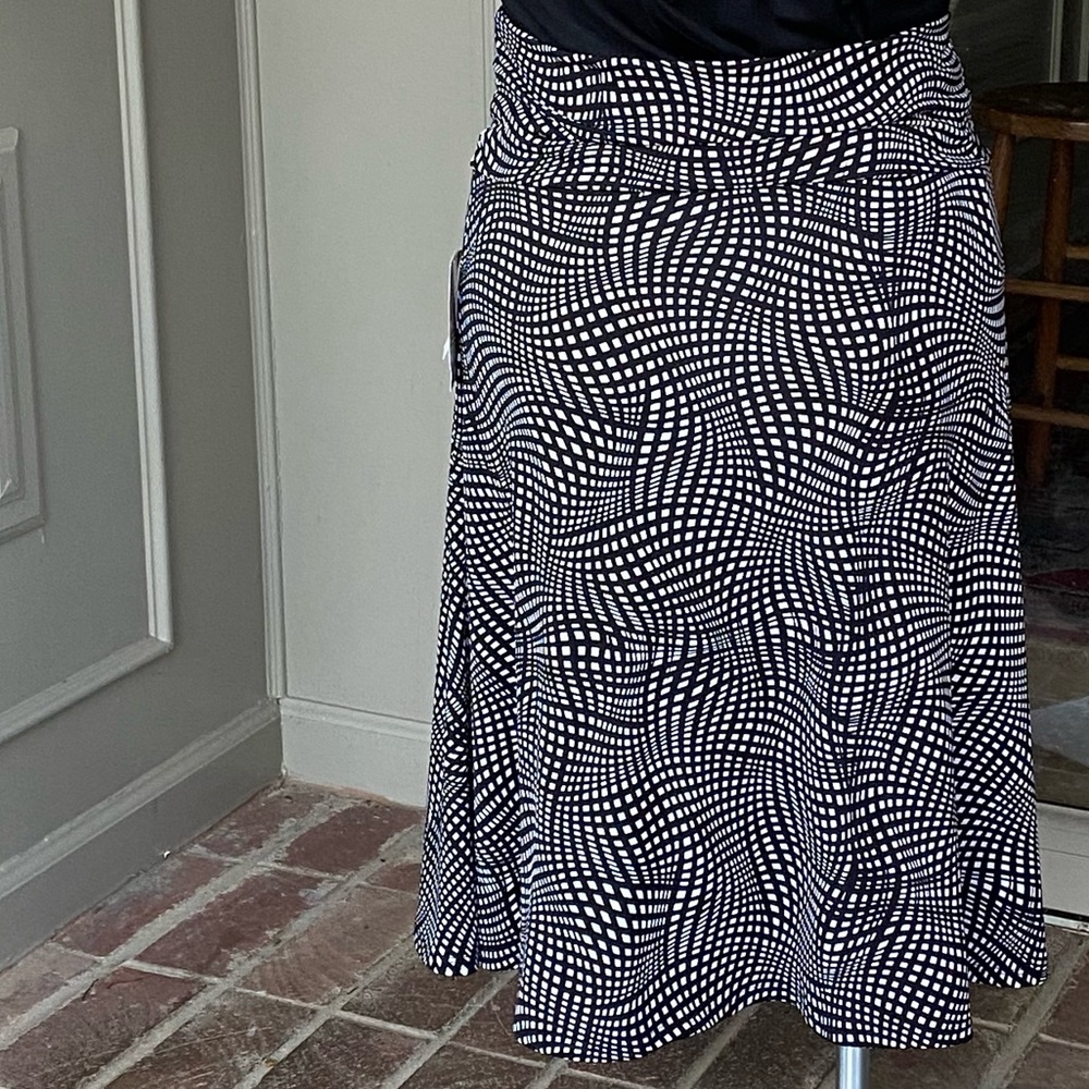 NWT LuLaRoe black & white Azure a-line skirt / top, XL